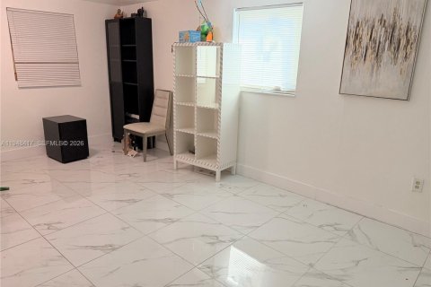 Casa en venta en Miami Gardens, Florida, 4 dormitorios, 151.24 m2 № 2032178 - foto 5