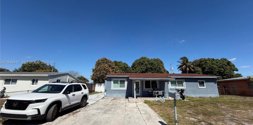 Casa en Miami Gardens, Florida 4 dormitorios, 151.24 m2 № 2032178
