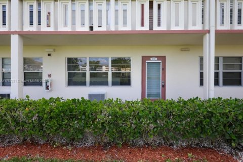 Condo in Boca Raton, Florida, 1 bedroom  № 1874692 - photo 10