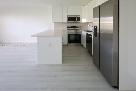 Condo in Boca Raton, Florida, 1 bedroom  № 1874692 - photo 22