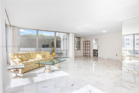 Купить кондоминиум в Холливуд, Флорида 2 спальни, 173.54м2, № 1986160 - фото 7