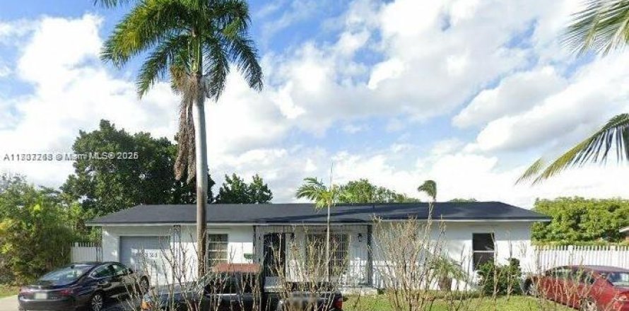 Casa en Miami, Florida 3 dormitorios, 178.19 m2 № 1867201