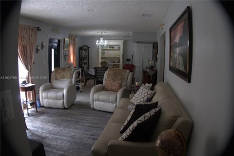 Casa en venta en Miami, Florida, 3 dormitorios, 178.19 m2 № 1867201 - foto 6