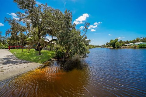 House in Parrish, Florida 3 bedrooms, 239.59 sq.m. № 2219999 - photo 9