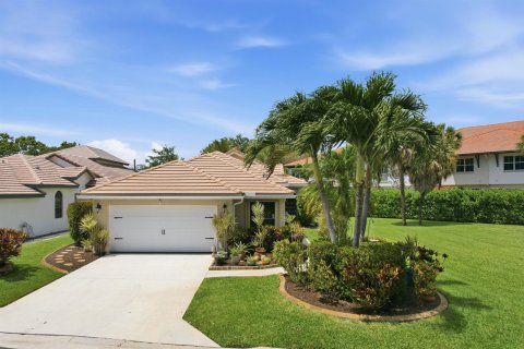 House in Delray Beach, Florida 3 bedrooms, 144.37 sq.m. № 2146965 - photo 2
