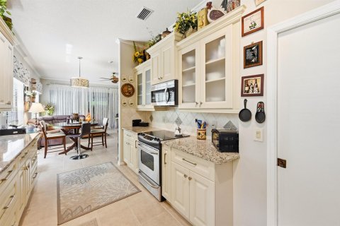 House in Delray Beach, Florida 3 bedrooms, 144.37 sq.m. № 2146965 - photo 9