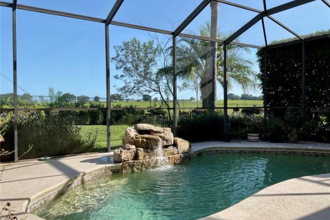 House in Summerfield, Florida 3 bedrooms, 188.68 sq.m. № 1901876 - photo 5
