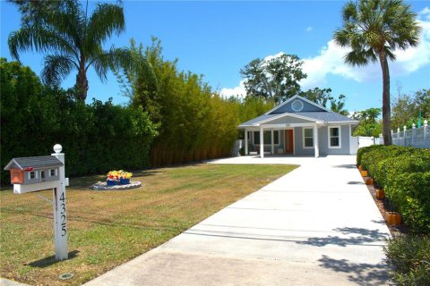 House in Pinellas Park, Florida 3 bedrooms, 170.2 sq.m. № 2116691