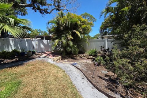 House in Pinellas Park, Florida 3 bedrooms, 170.2 sq.m. № 2116691 - photo 30