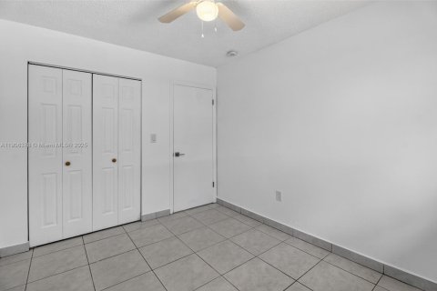 Apartment in Miami, Florida 2 bedrooms, 69.68 sq.m. № 1965789 - photo 10