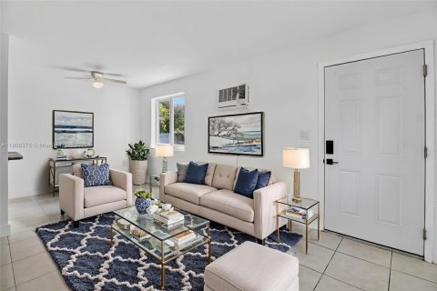 Apartment in Miami, Florida 2 bedrooms, 69.68 sq.m. № 1965789 - photo 1