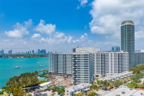 Снять в аренду кондоминиум в Майами-Бич, Флорида 2 спальни, 117.24м2, № 1948124 - фото 20