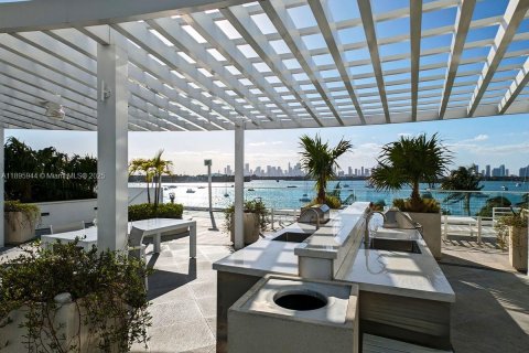 Снять в аренду кондоминиум в Майами-Бич, Флорида 2 спальни, 117.24м2, № 1948124 - фото 15