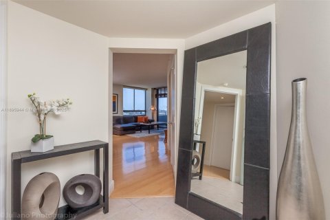 Снять в аренду кондоминиум в Майами-Бич, Флорида 2 спальни, 117.24м2, № 1948124 - фото 10