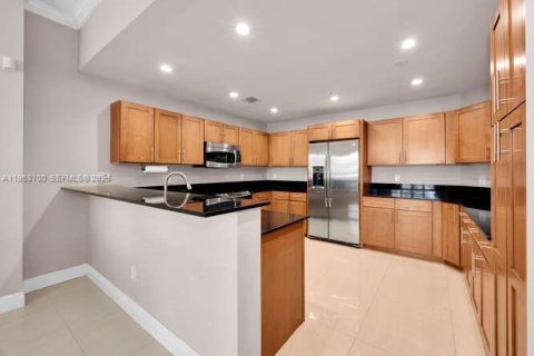 Condominio en venta en Miami, Florida, 2 dormitorios, 202.71 m2 № 2153283 - foto 4