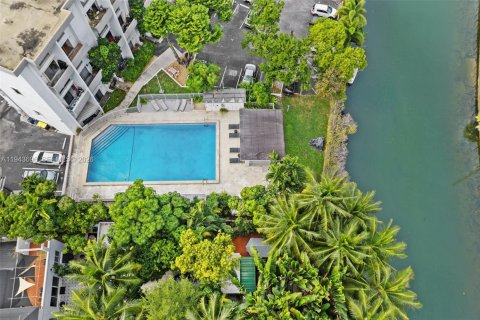 Купить кондоминиум в Майами, Флорида 1 комната, 69.31м2, № 2002329 - фото 28