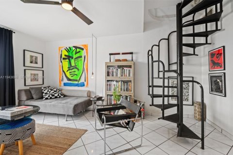 Купить кондоминиум в Майами, Флорида 1 комната, 69.31м2, № 2002329 - фото 11