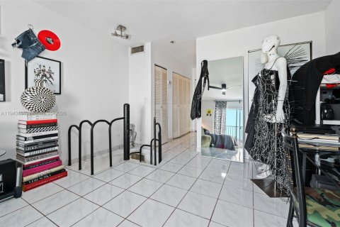 Купить кондоминиум в Майами, Флорида 1 комната, 69.31м2, № 2002329 - фото 21