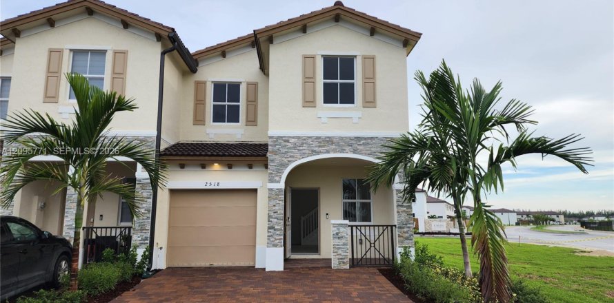 Touwnhouse à Homestead, Floride 3 chambres № 2390004