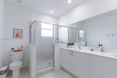 Снять в аренду таунхаус в Хомстед, Флорида 3 спальни, 157.47м2, № 2055677 - фото 19