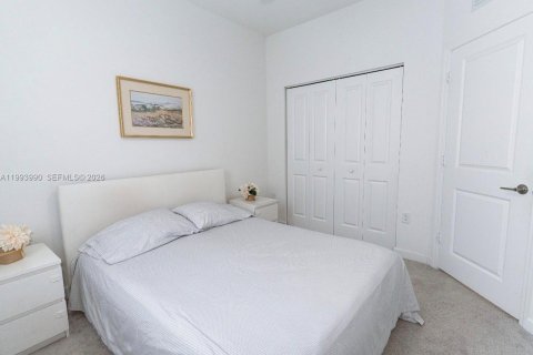 Снять в аренду таунхаус в Хомстед, Флорида 3 спальни, 157.47м2, № 2055677 - фото 24