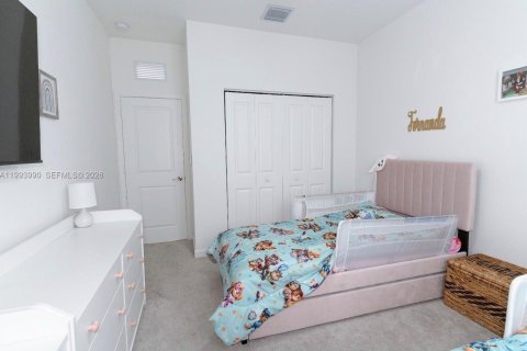 Снять в аренду таунхаус в Хомстед, Флорида 3 спальни, 157.47м2, № 2055677 - фото 27