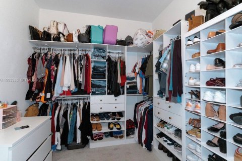 Снять в аренду таунхаус в Хомстед, Флорида 3 спальни, 157.47м2, № 2055677 - фото 18