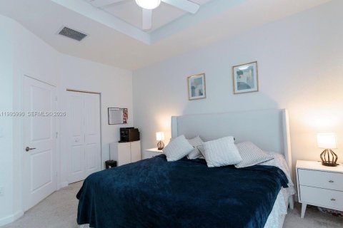 Снять в аренду таунхаус в Хомстед, Флорида 3 спальни, 157.47м2, № 2055677 - фото 17