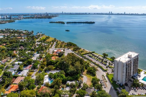 Propiedad comercial en venta en Miami, Florida № 1867095 - foto 3