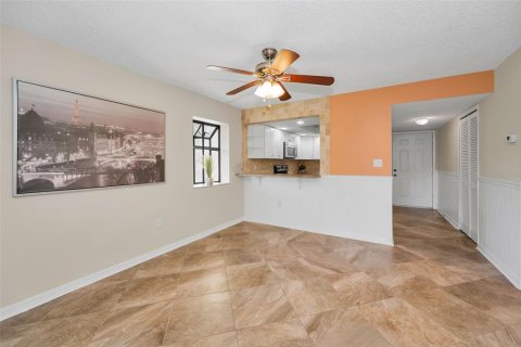 Condo in Clearwater, Florida, 2 bedrooms  № 1641005 - photo 8