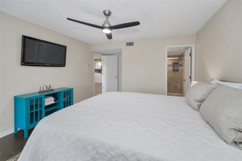 Condo in Clearwater, Florida, 2 bedrooms  № 1641005 - photo 24