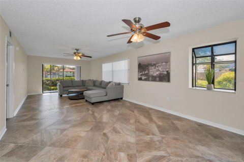 Condo in Clearwater, Florida, 2 bedrooms  № 1641005 - photo 9