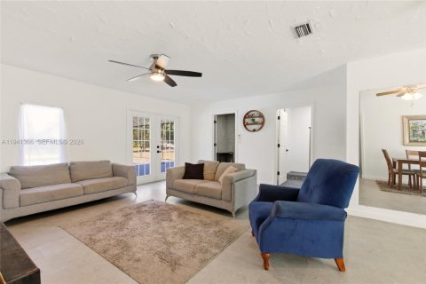 Casa en venta en Sebring, Florida, 4 dormitorios, 230.21 m2 № 2000970 - foto 2