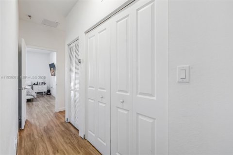 House in Homestead, Florida 3 bedrooms, 169.73 sq.m. № 1994079 - photo 23