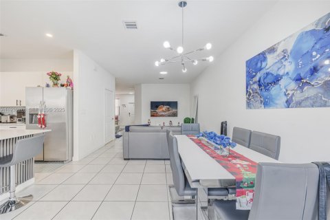 House in Homestead, Florida 3 bedrooms, 169.73 sq.m. № 1994079 - photo 7