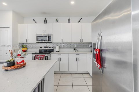 House in Homestead, Florida 3 bedrooms, 169.73 sq.m. № 1994079 - photo 9