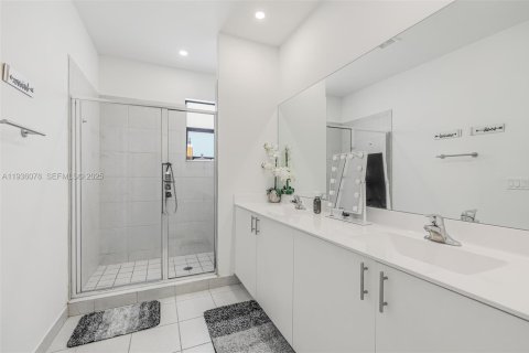 House in Homestead, Florida 3 bedrooms, 169.73 sq.m. № 1994079 - photo 18