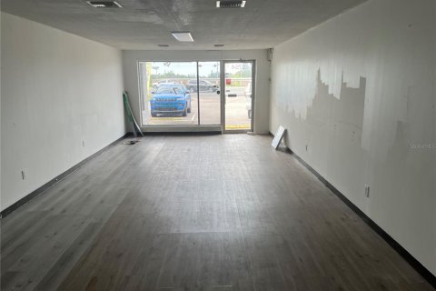 Immobilier commercial à louer à New Port Richey, Floride: 47.19 m2 № 2405151 - photo 3