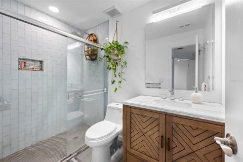 Villa ou maison à vendre à Tampa, Floride: 4 chambres, 147.99 m2 № 2436856 - photo 8