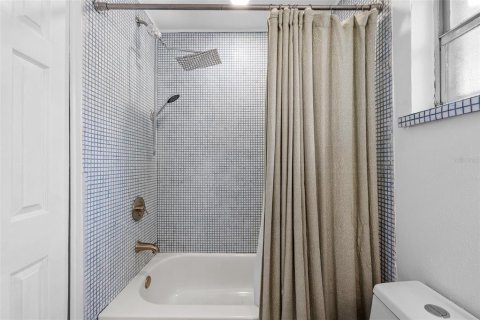 Villa ou maison à vendre à Tampa, Floride: 4 chambres, 147.99 m2 № 2436856 - photo 22