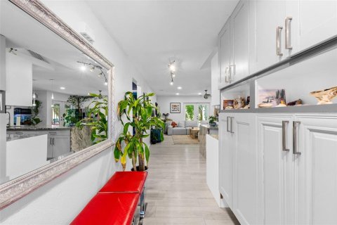 Villa ou maison à vendre à Tampa, Floride: 4 chambres, 147.99 m2 № 2436856 - photo 9