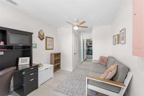 Villa ou maison à vendre à Tampa, Floride: 4 chambres, 147.99 m2 № 2436856 - photo 15