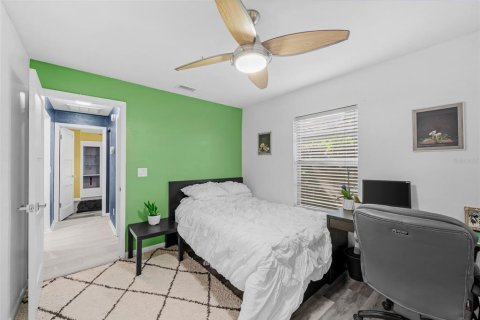 Villa ou maison à vendre à Tampa, Floride: 4 chambres, 147.99 m2 № 2436856 - photo 18