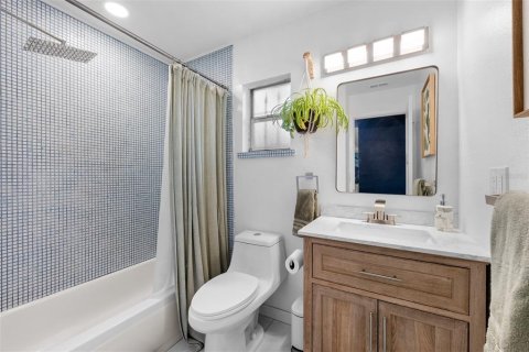 Villa ou maison à vendre à Tampa, Floride: 4 chambres, 147.99 m2 № 2436856 - photo 21