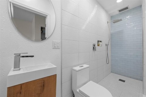 Villa ou maison à vendre à Tampa, Floride: 4 chambres, 147.99 m2 № 2436856 - photo 16
