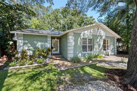 Villa ou maison à Tampa, Floride 4 chambres, 147.99 m2 № 2436856