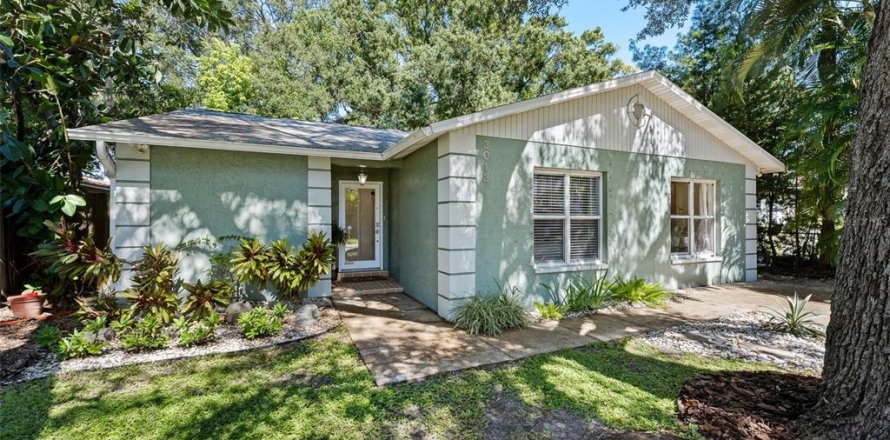 Villa ou maison à Tampa, Floride 4 chambres, 147.99 m2 № 2436856