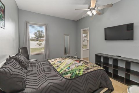 House in Kissimmee, Florida 5 bedrooms, 215.9 sq.m. № 1905039 - photo 15
