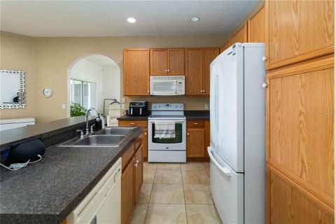 House in Kissimmee, Florida 5 bedrooms, 215.9 sq.m. № 1905039 - photo 11