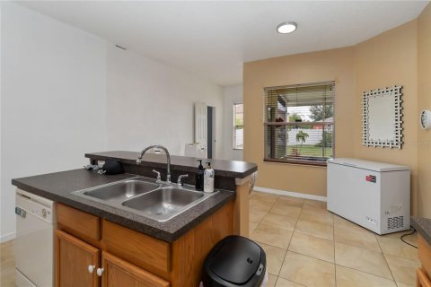 House in Kissimmee, Florida 5 bedrooms, 215.9 sq.m. № 1905039 - photo 12